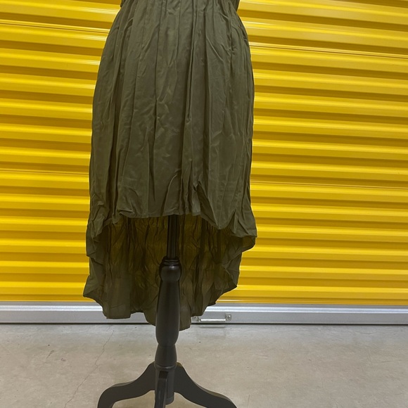 Beautiful dress 👗 - Picture 3 of 3